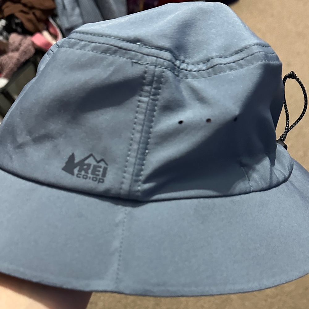 REI blue bucket hat